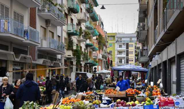 Bari, apre il nuovo mercato di via Amendola: addio a via Nizza